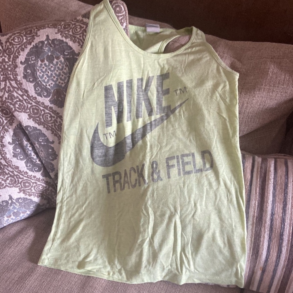 Nike top